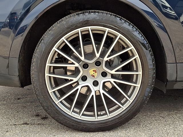 Certified 2023 Porsche Cayenne S Platinum image 13