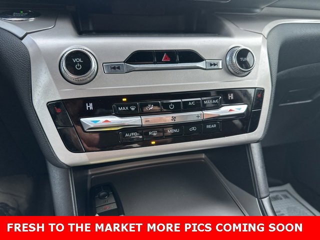 Used 2021 Ford Explorer XLT image 7