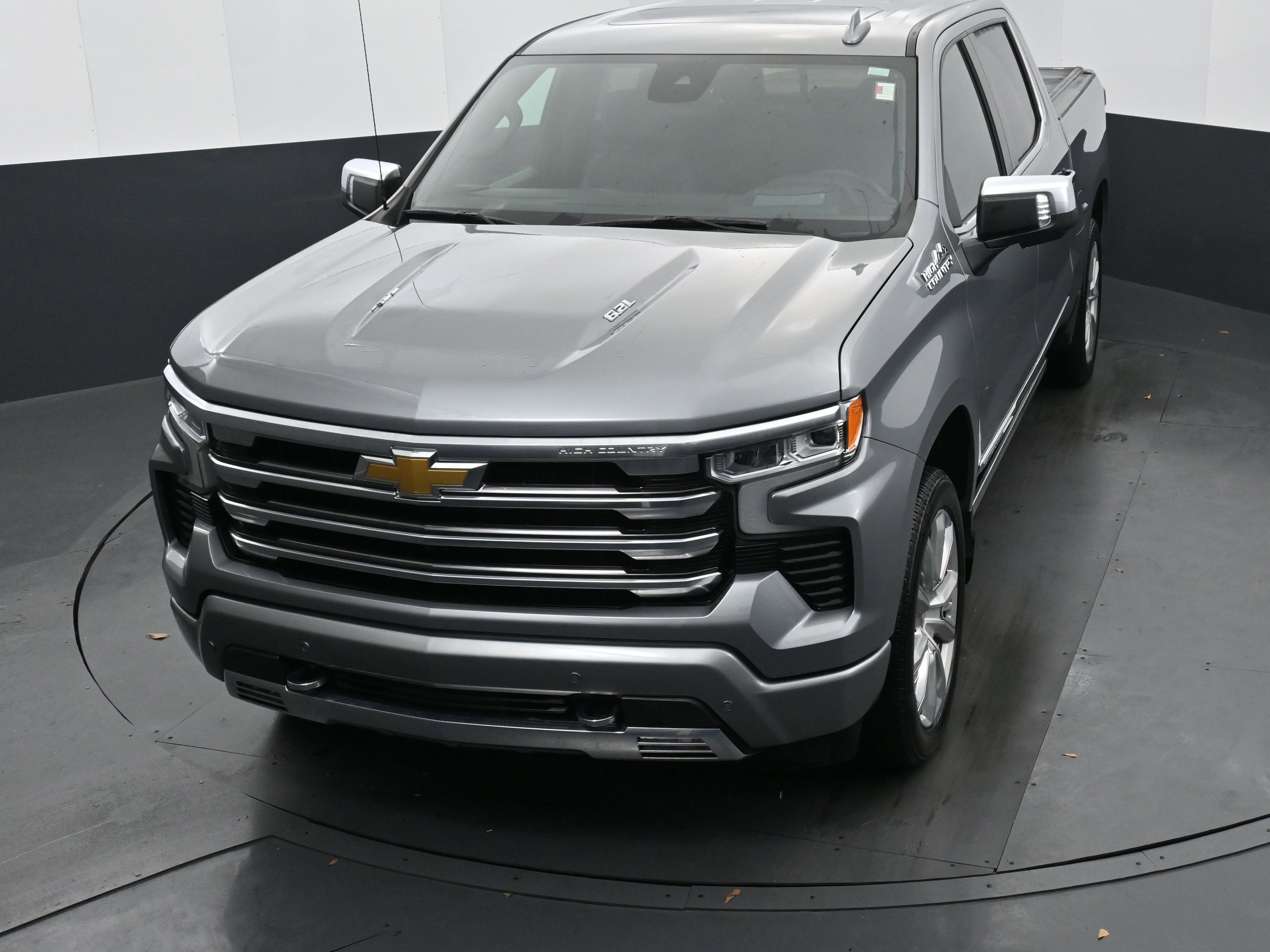 Used 2024 Chevrolet Silverado 1500 High Country AWD/4WD image 26