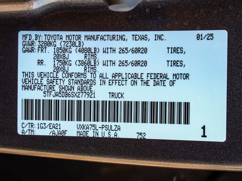 Used 2025 Toyota Tundra Limited AWD/4WD image 14