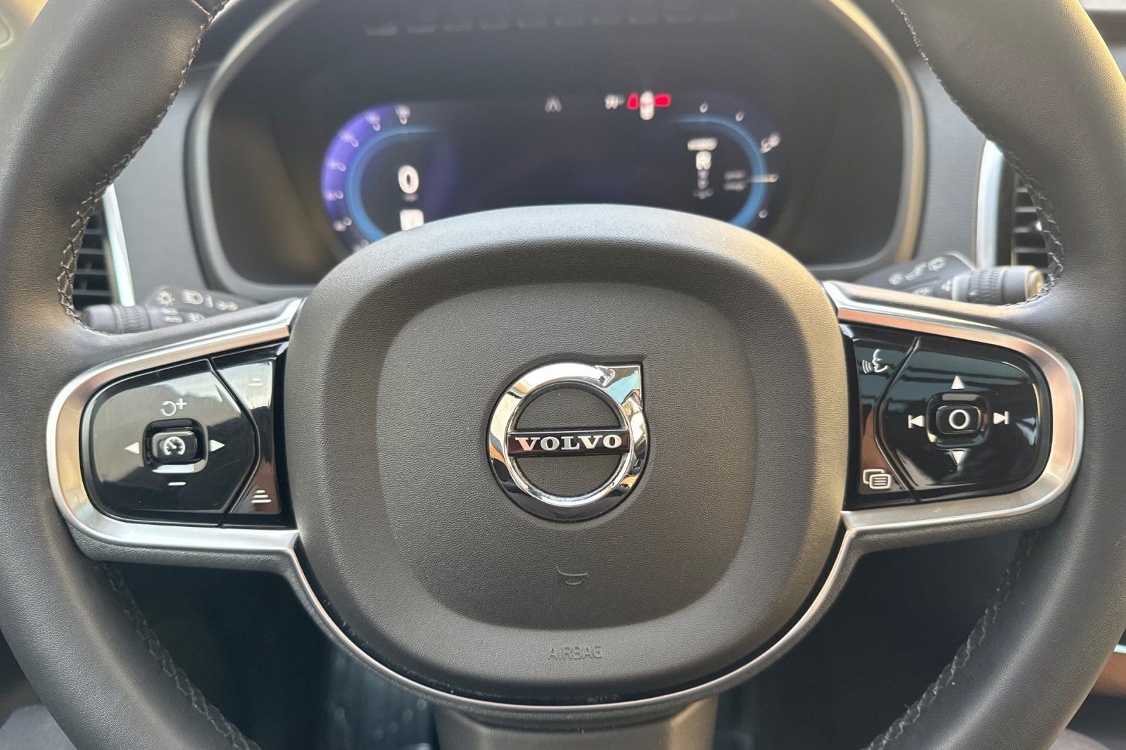 Used 2023 Volvo XC90 T8 Plus w/ Protection Package Premier image 25