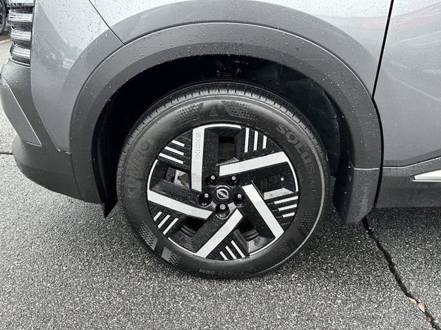 Certified 2025 Nissan Kicks SV image 12