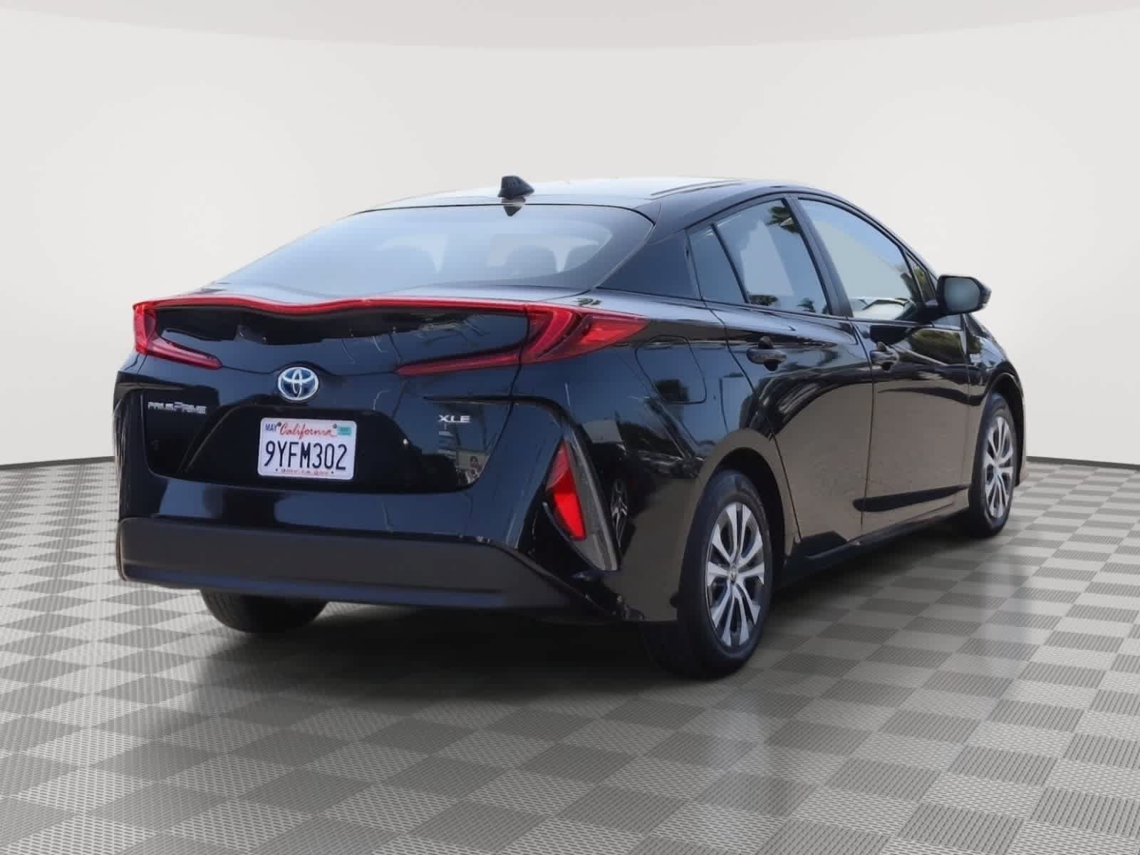 Used 2021 Toyota Prius Prime XLE FWD image 7