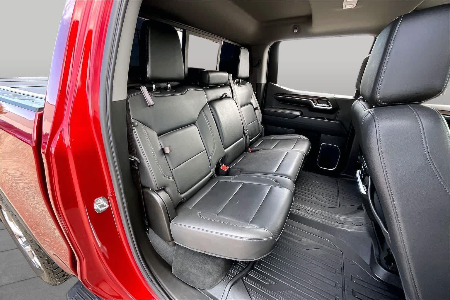 Used 2023 GMC Sierra 1500 SLT AWD/4WD image 19