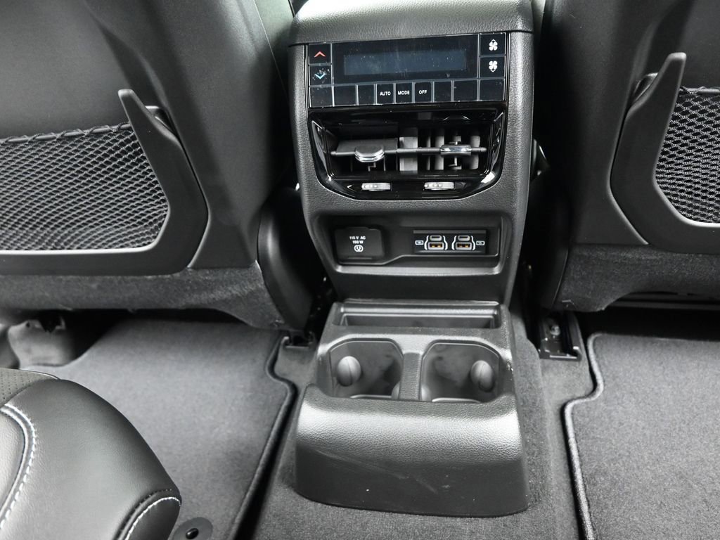 New 2025 Jeep Grand Cherokee L Altitude image 24