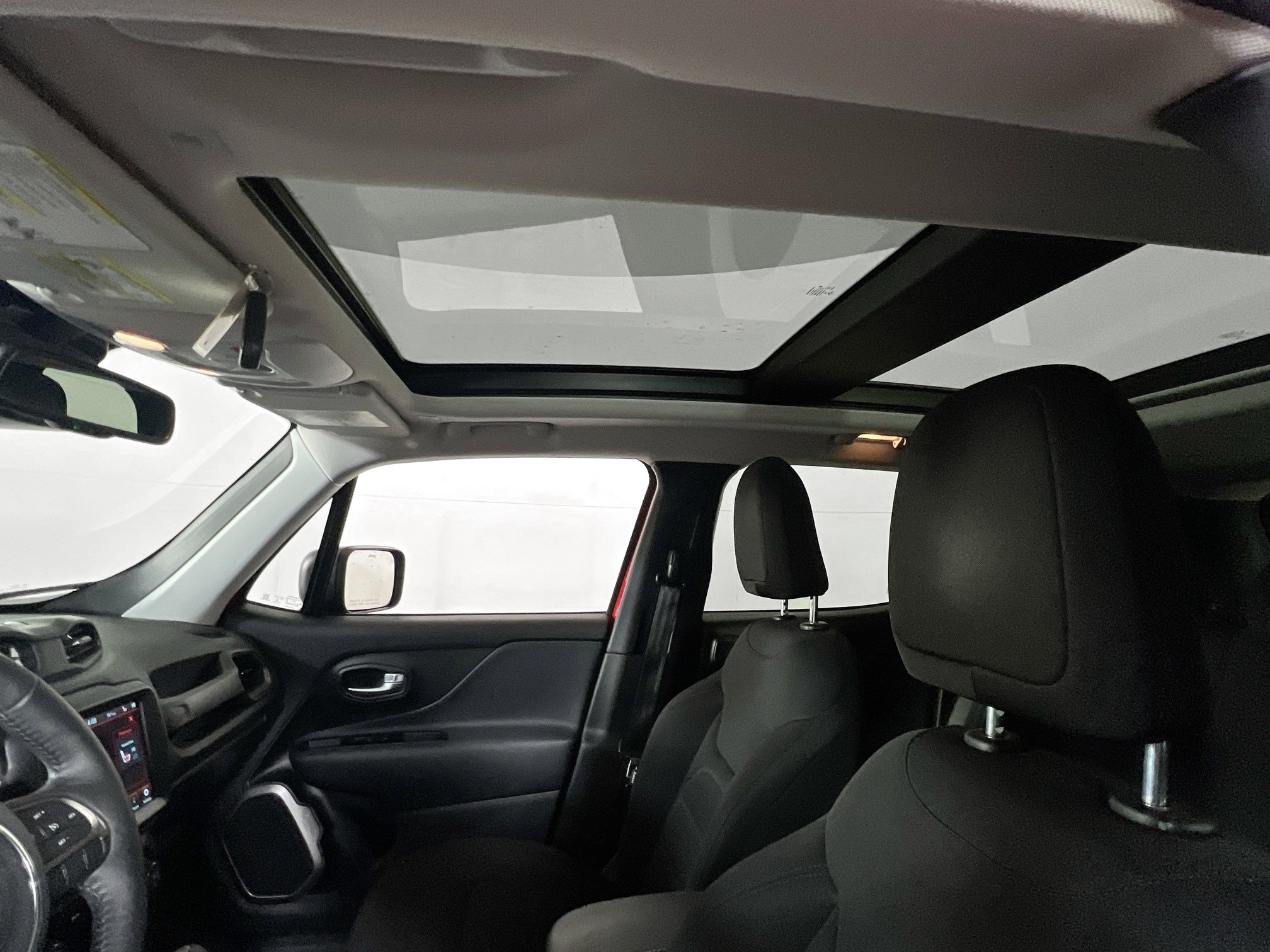 Used 2022 Jeep Renegade Latitude w/ Sun/Sound Group image 22