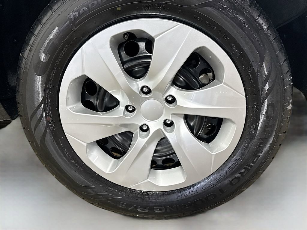 Used 2020 Toyota RAV4 LE image 27