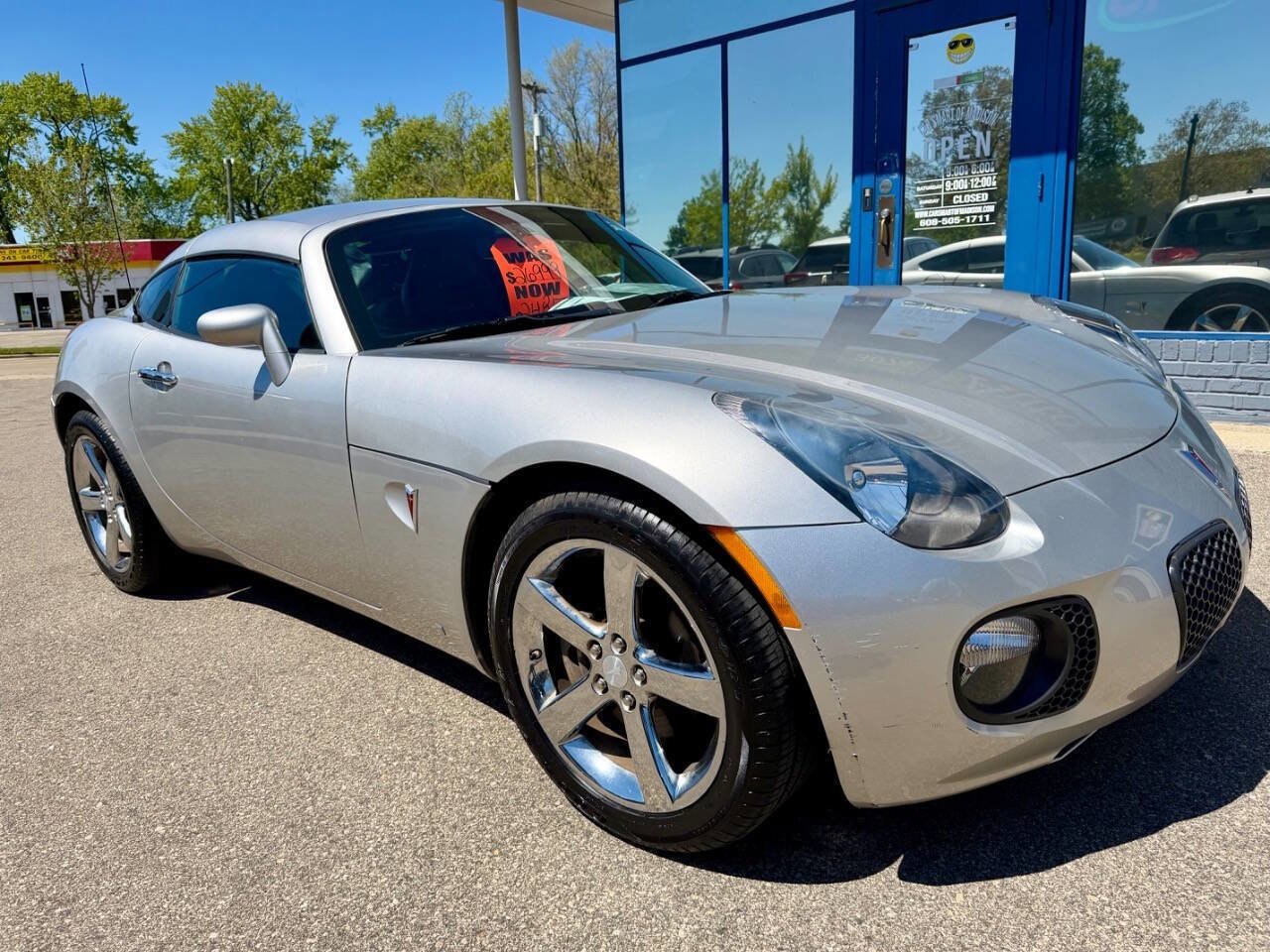Used 2009 Pontiac Solstice GXP w/ Premium Package RWD image 4