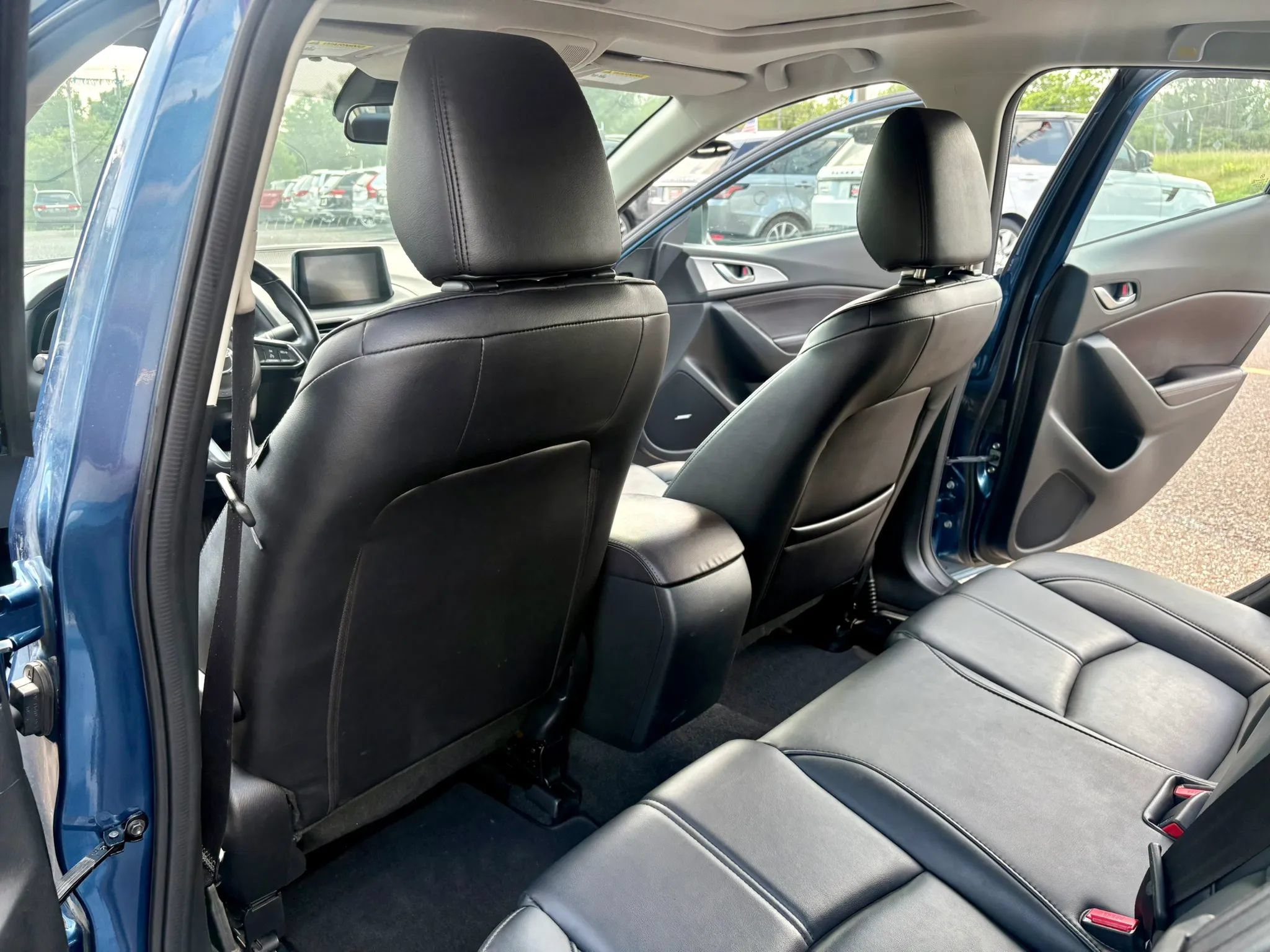 Used 2017 MAZDA MAZDA3 Touring w/ Popular Equipment Package FWD image 18