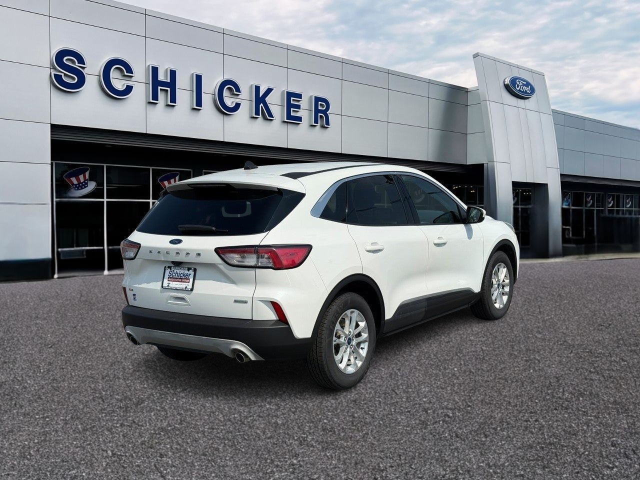 Used 2020 Ford Escape SE FWD image 2