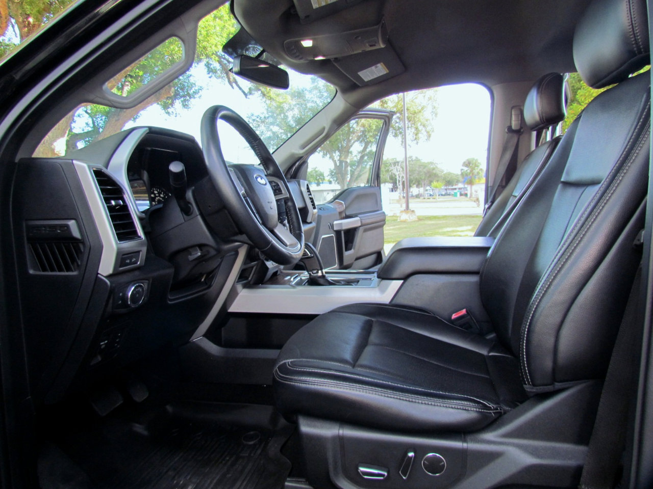 Used 2018 Ford F150 Lariat image 18