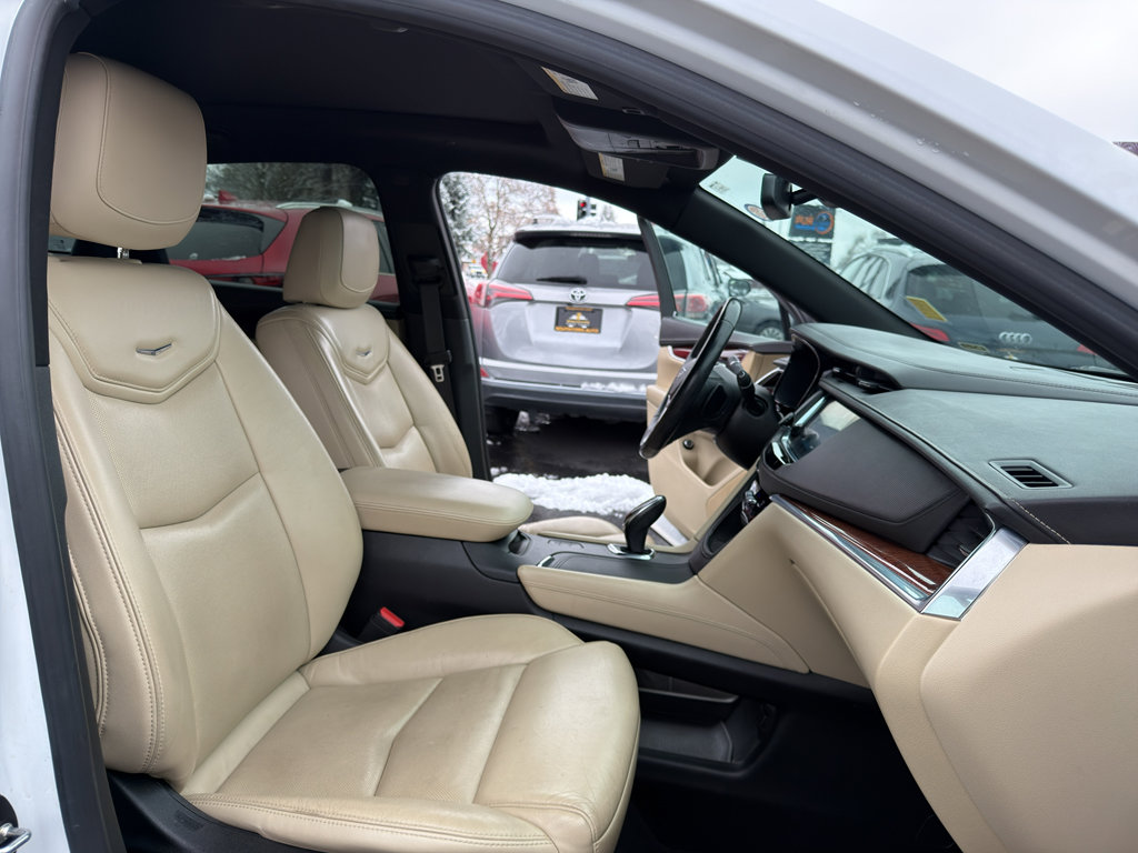 Used 2017 Cadillac XT5 Luxury w/ Driver Awareness Package image 17