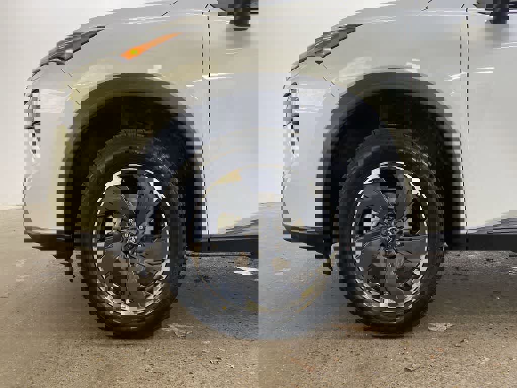 Used 2024 Nissan Rogue SV image 11