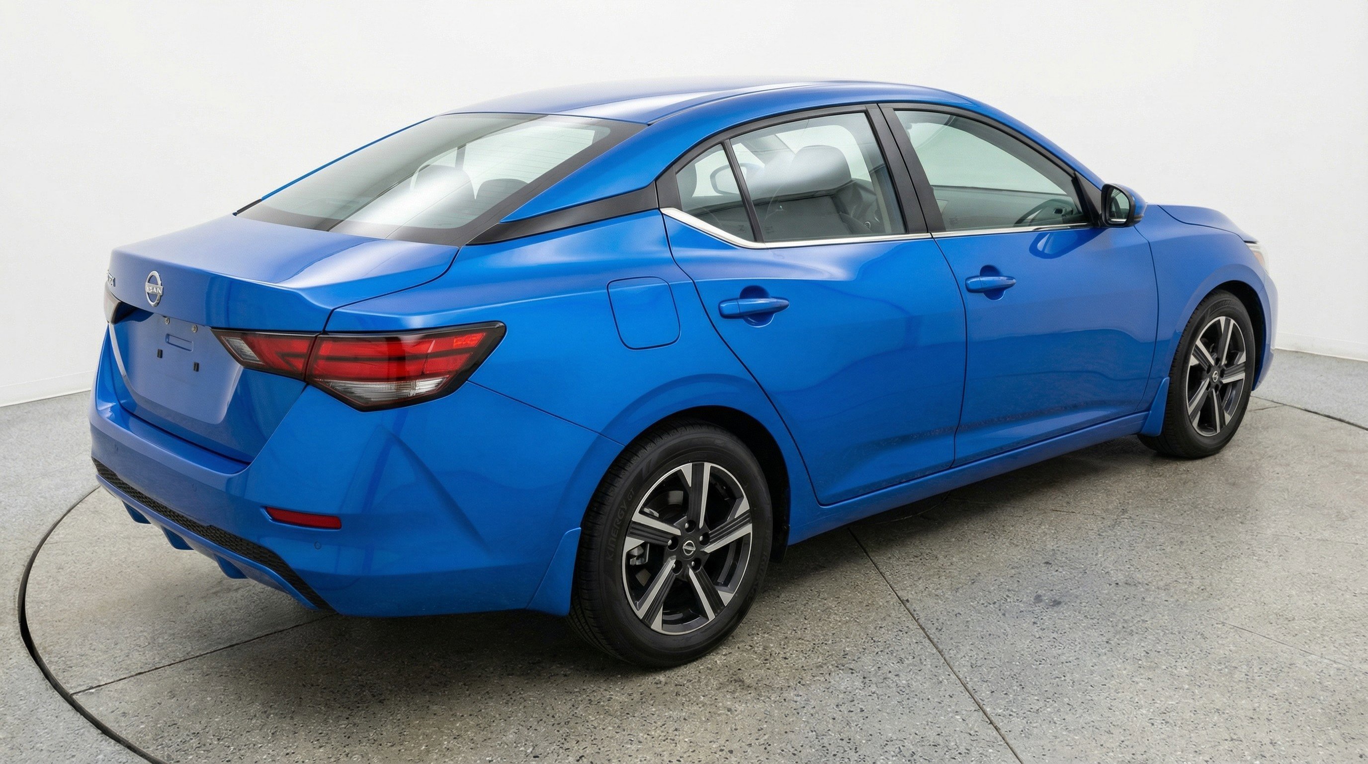 Used 2025 Nissan Sentra SV image 9