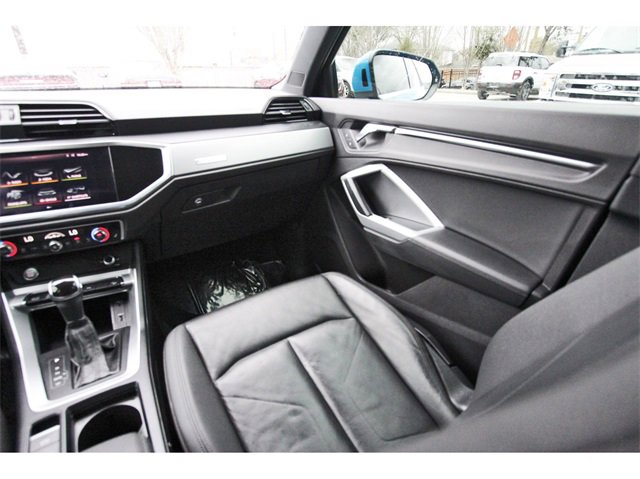 Used 2020 Audi Q3 2.0T Premium w/ Convenience Package image 9