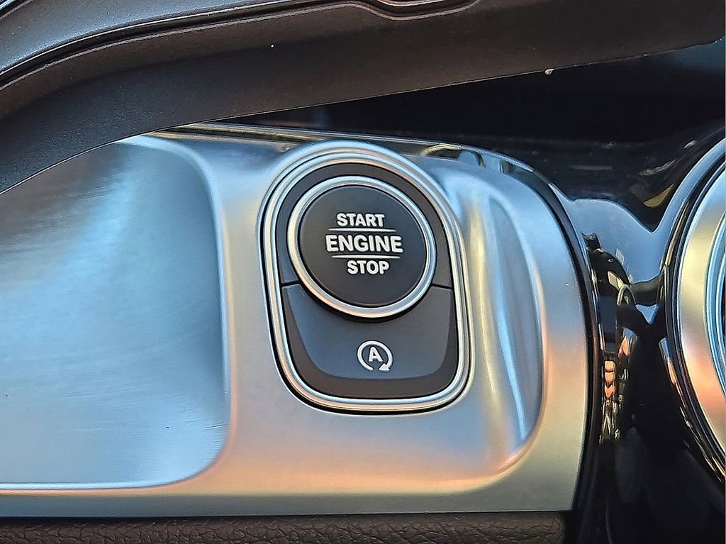 Used 2022 Mercedes-Benz GLB 250 w/ Premium Package Lite image 31