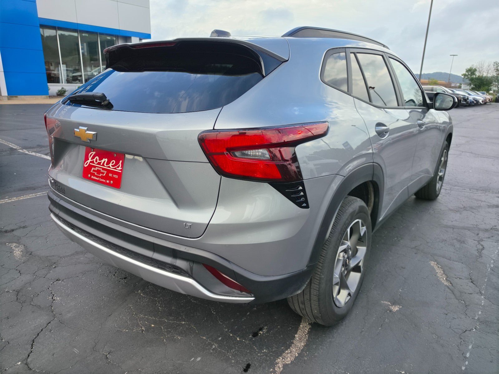 Used 2025 Chevrolet Trax LT w/ LT Convenience Package FWD image 5