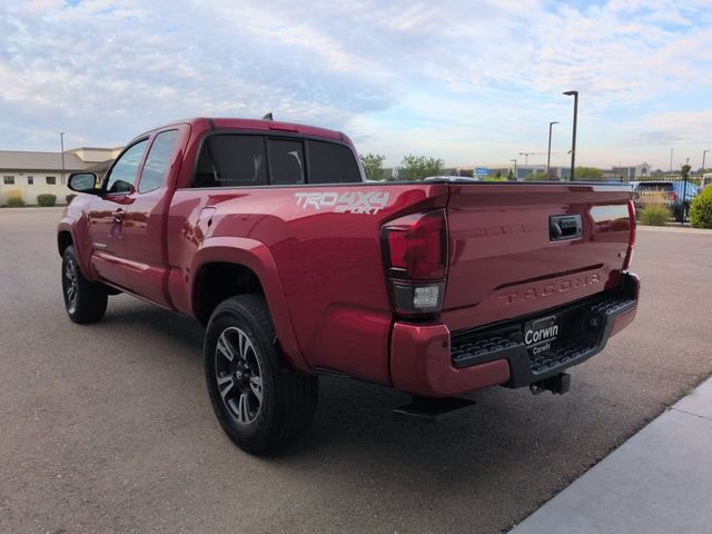 Used 2018 Toyota Tacoma TRD Sport w/ Technology Package AWD/4WD image 5