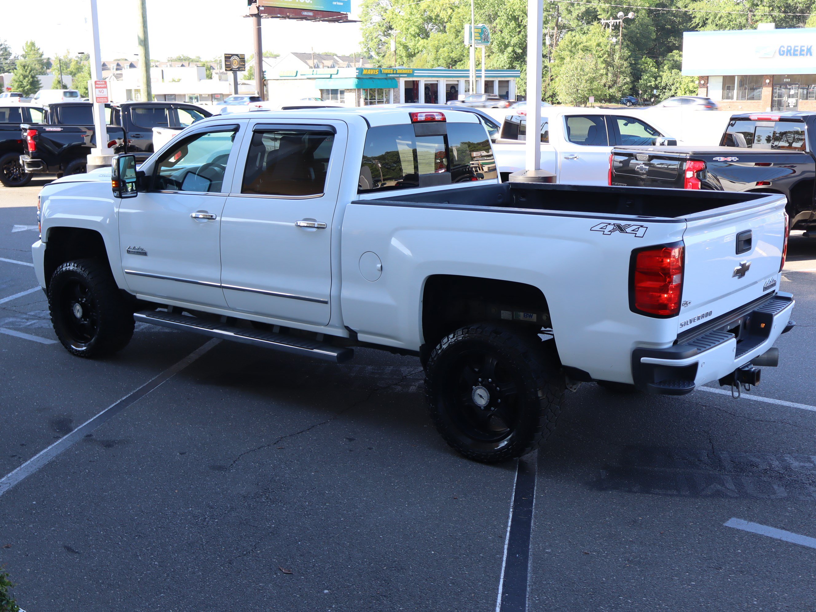 Used 2019 Chevrolet Silverado 2500 High Country w/ Duramax Plus Package AWD/4WD image 8