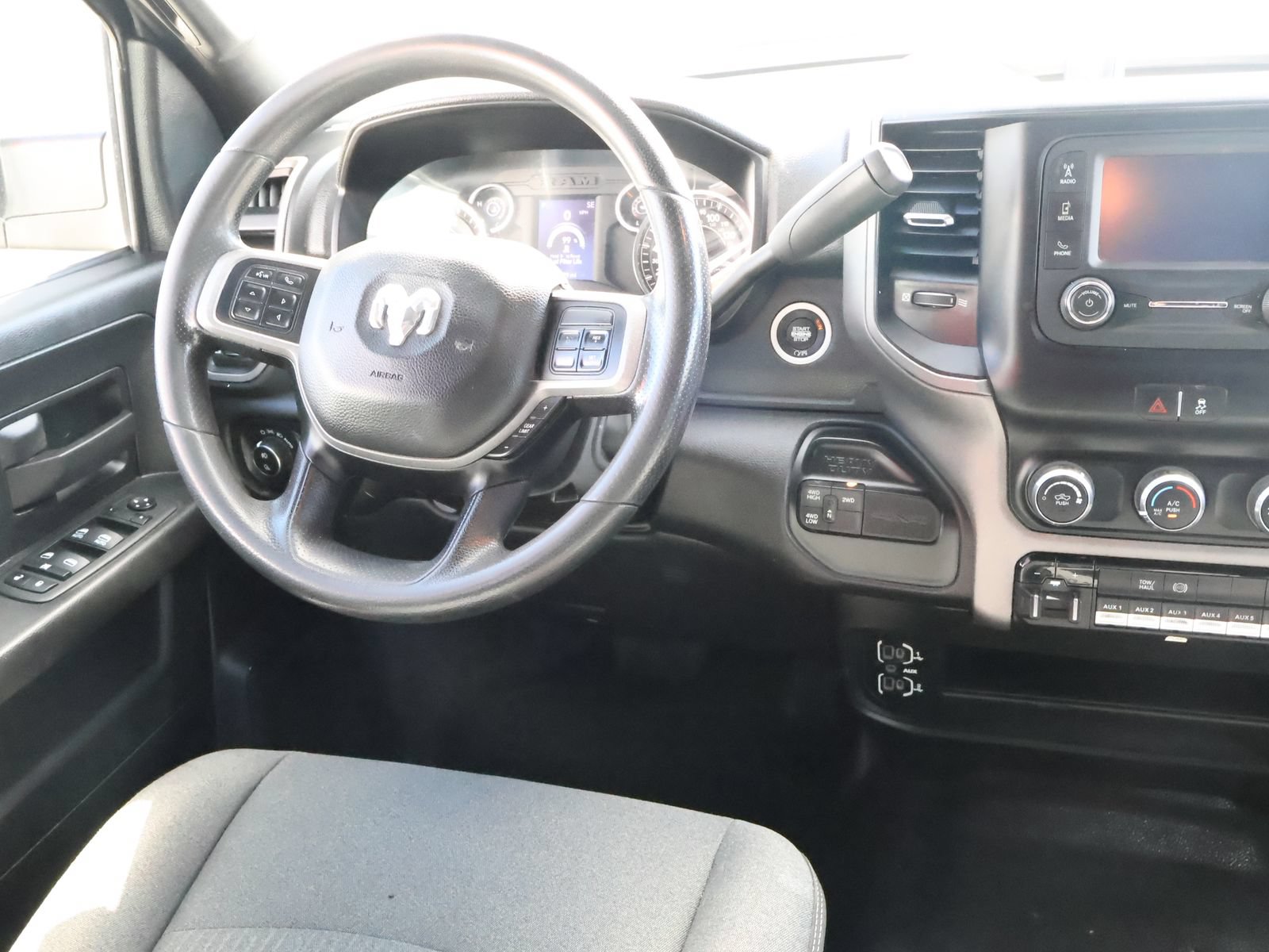 Used 2022 RAM 5500 Tradesman w/ Chrome Appearance Group AWD/4WD image 32