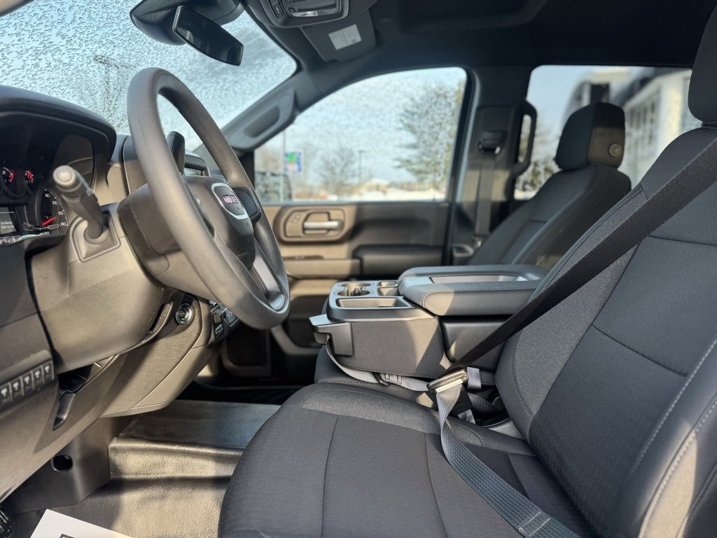 Used 2025 GMC Sierra 2500 Pro w/ Convenience Package image 15