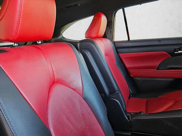 Used 2021 Toyota Highlander XSE image 25