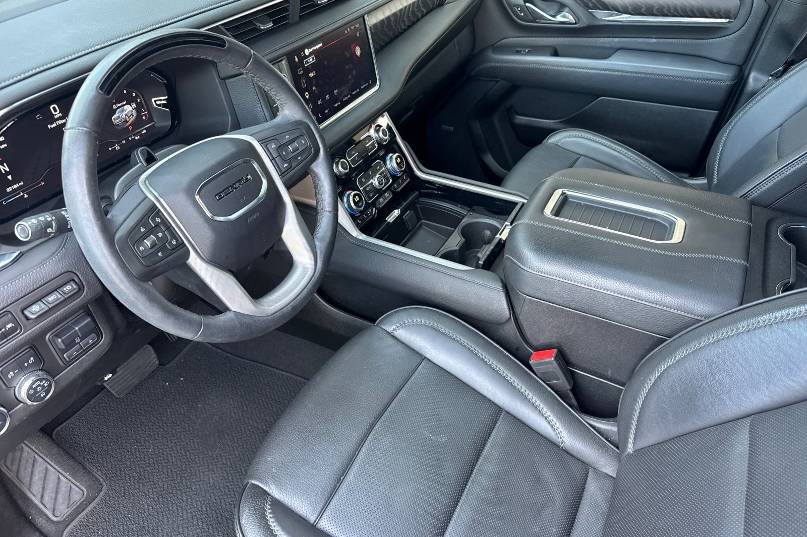 Used 2023 GMC Yukon XL Denali w/ Denali Reserve Package AWD/4WD image 10