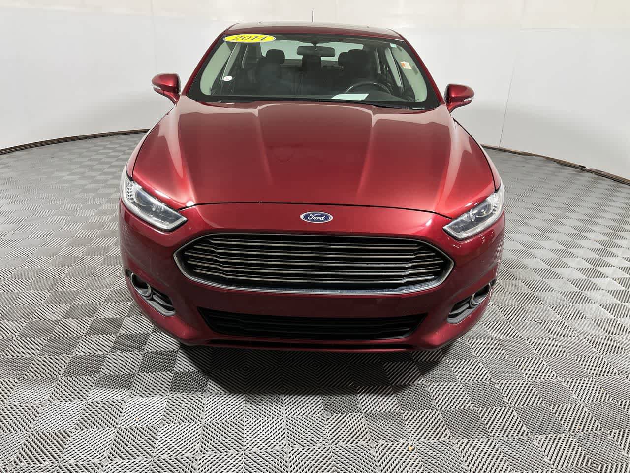 Used 2014 Ford Fusion SE FWD image 3