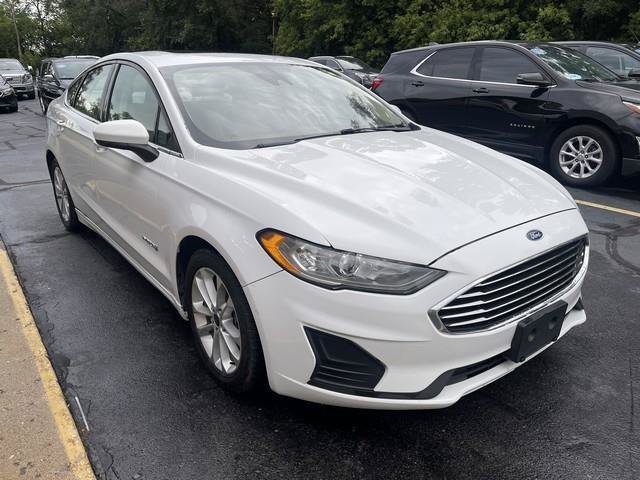 Used 2019 Ford Fusion SE FWD image 2
