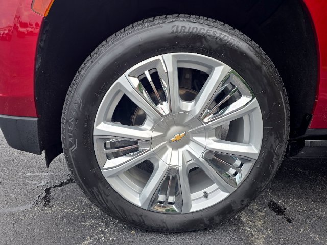 Used 2024 Chevrolet Suburban High Country AWD/4WD image 10