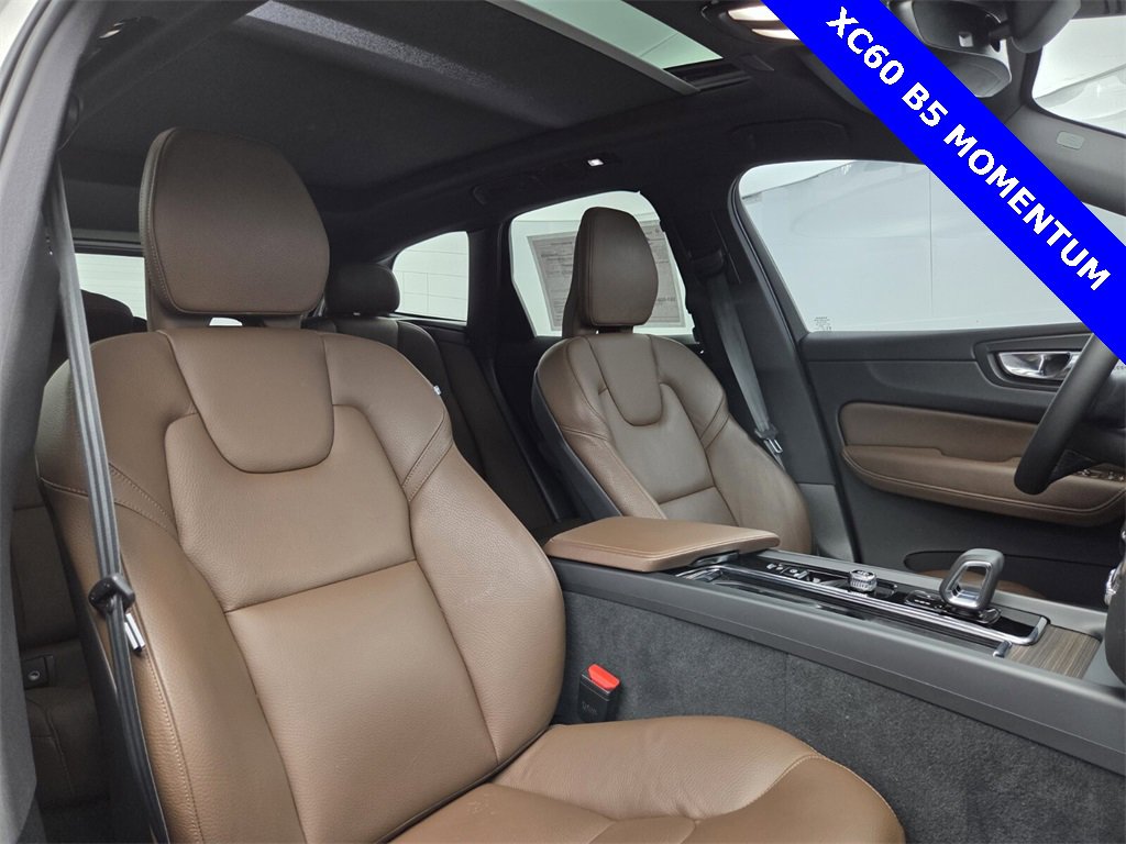 Used 2022 Volvo XC60 B5 Momentum image 20