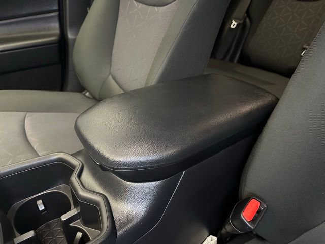 Used 2025 Toyota RAV4 XLE AWD/4WD image 31