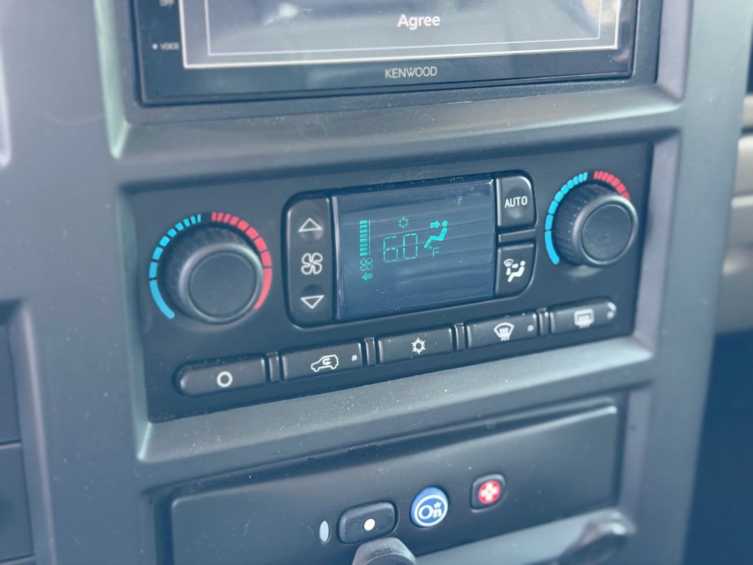 Used 2005 HUMMER H2 w/ Preferred Equipment Group AWD/4WD image 21