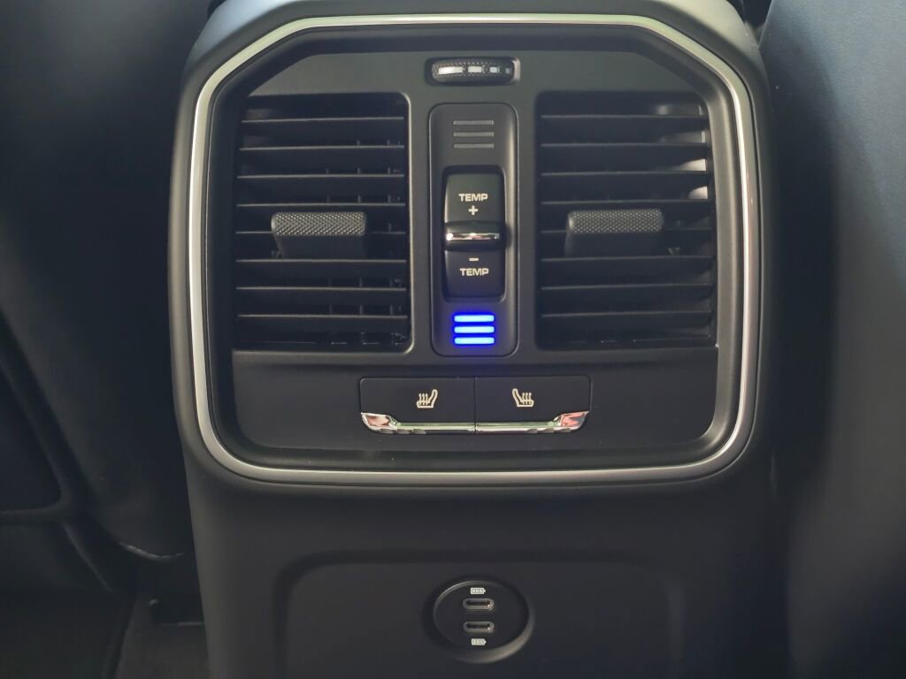 New 2025 Porsche Macan S image 21