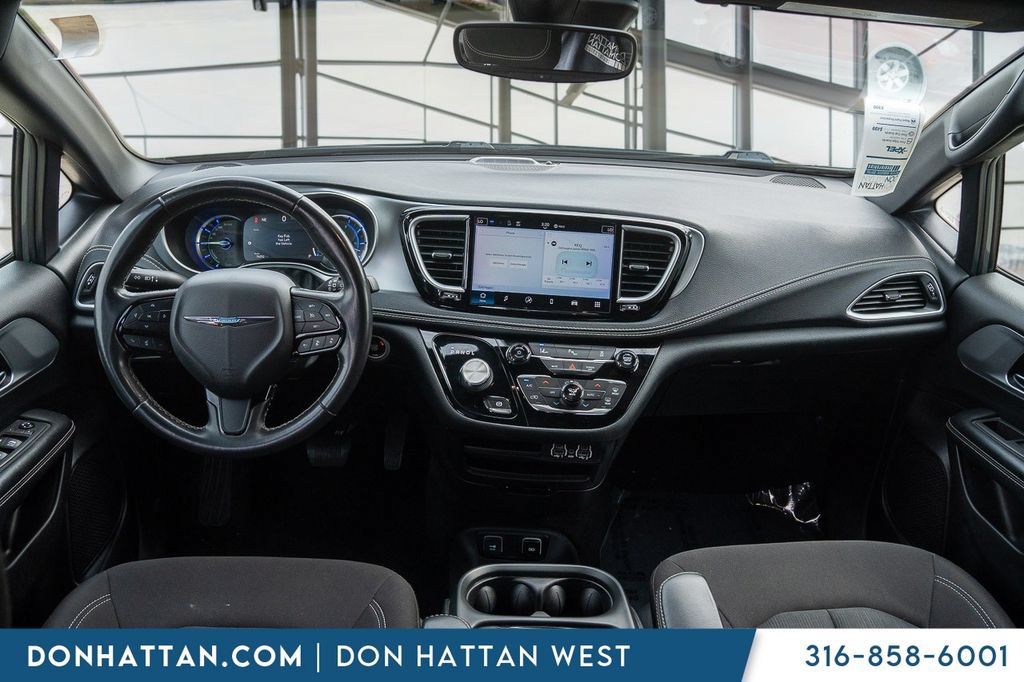 Used 2021 Chrysler Pacifica Touring w/ S Appearance Package FWD image 4