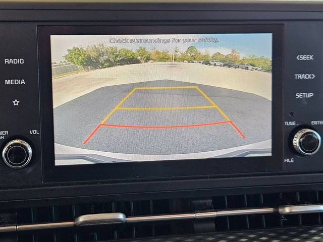 Used 2022 Kia Carnival LX FWD image 10
