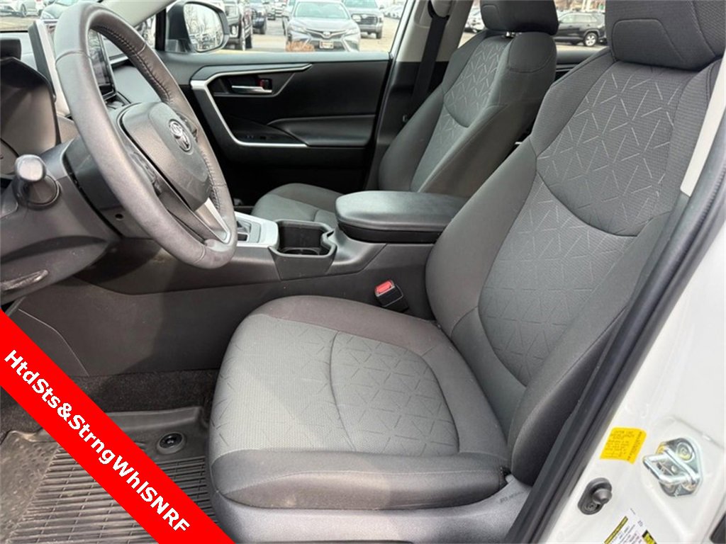 Used 2023 Toyota RAV4 XLE w/ Convenience Package image 16
