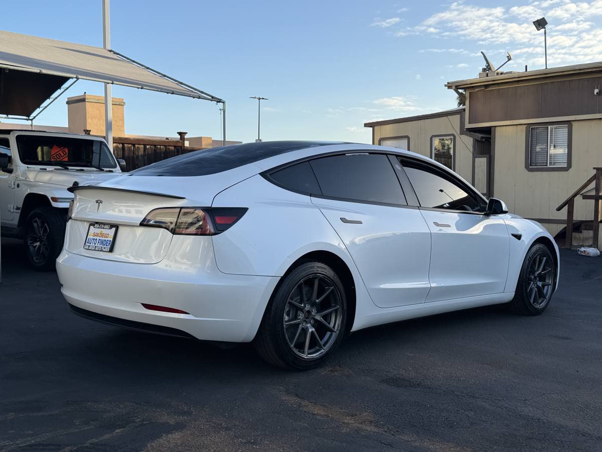 Used 2023 Tesla Model 3 Standard Range RWD image 11