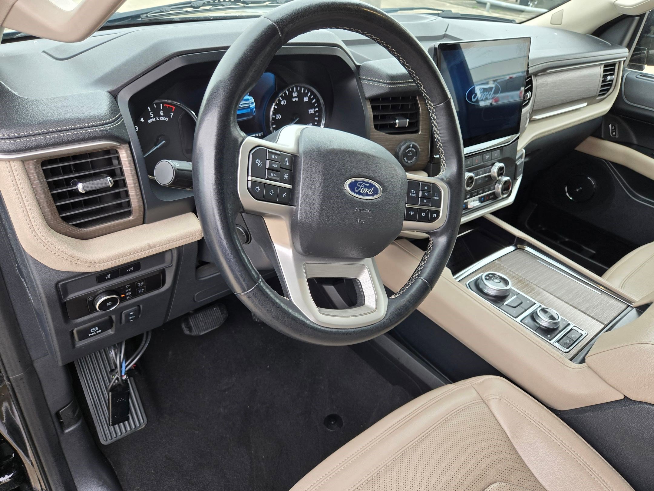 Used 2023 Ford Expedition Limited image 12