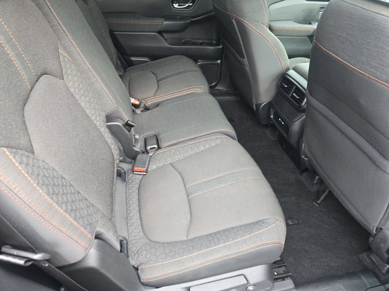 Used 2025 Honda Pilot Sport image 26
