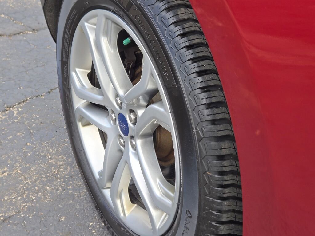 Used 2018 Ford Edge Titanium w/ Equipment Group 301A AWD/4WD image 13