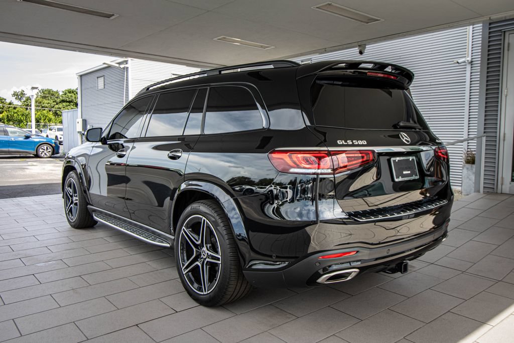 Used 2023 Mercedes-Benz GLS 580 4MATIC image 12