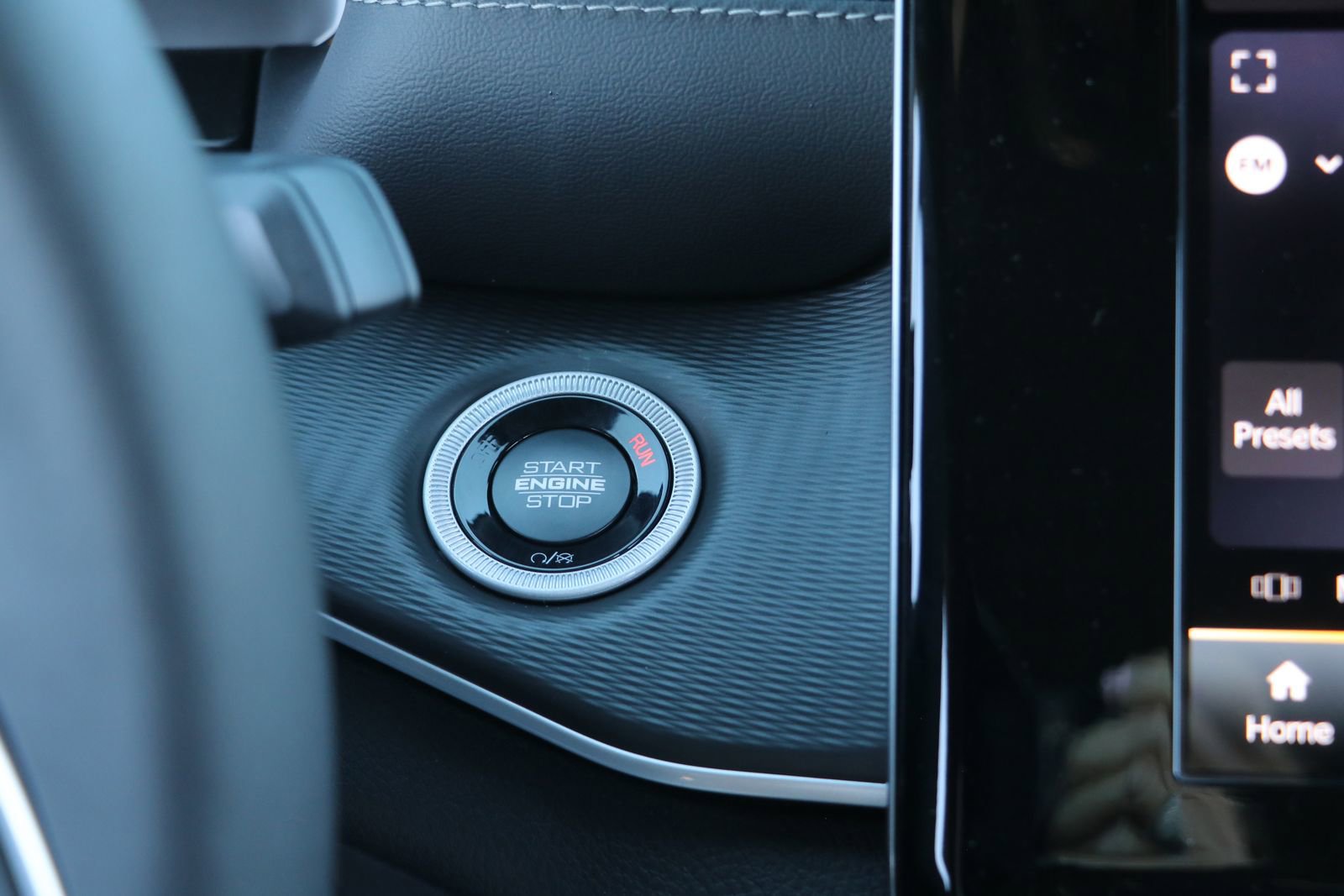 New 2025 Jeep Grand Cherokee L Laredo AWD/4WD image 21