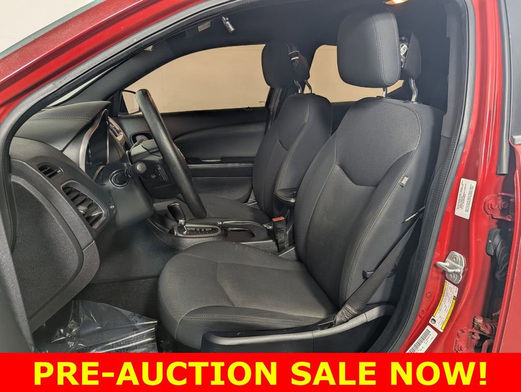 Used 2013 Dodge Avenger SE image 12