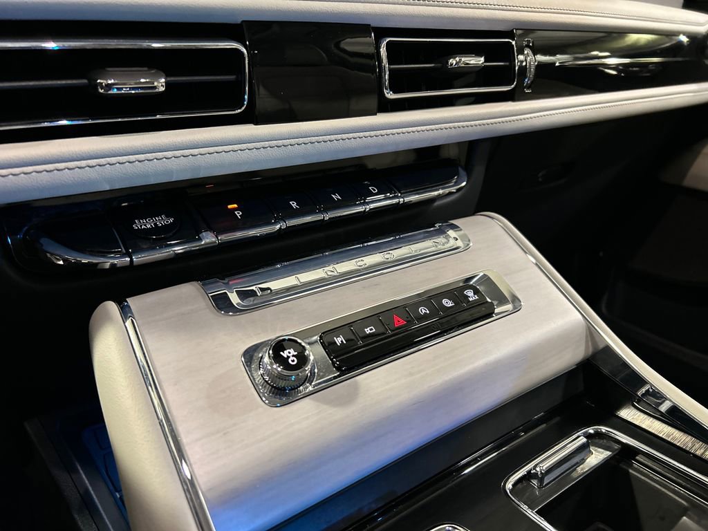 Used 2026 Lincoln Aviator Reserve w/ Illumination Package image 17