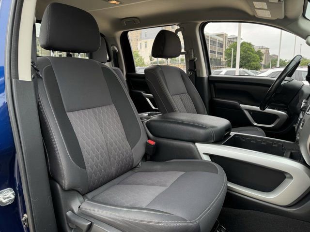 Used 2021 Nissan Titan SV w/ SV Convenience Package AWD/4WD image 17