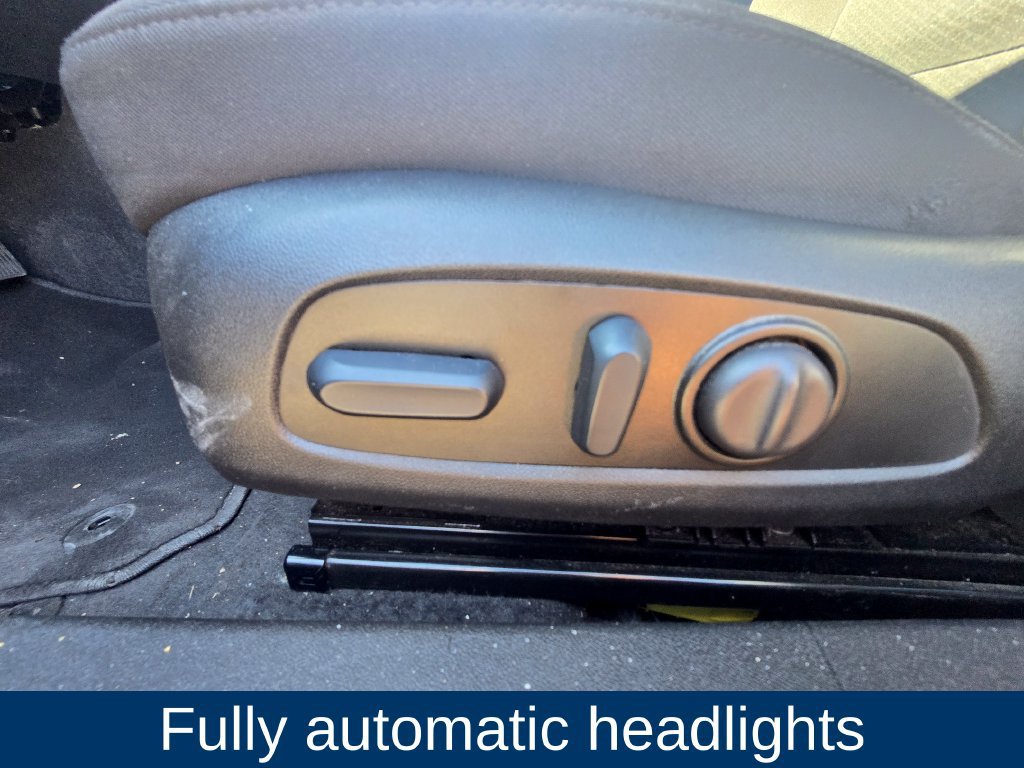 Used 2025 Chevrolet Malibu LT FWD image 13