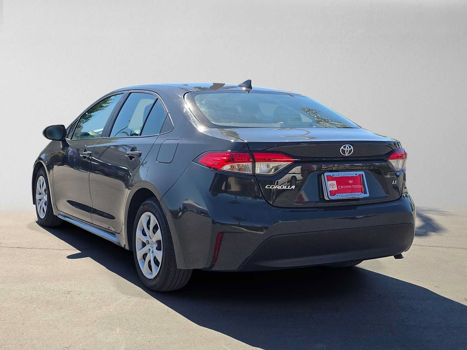 Used 2025 Toyota Corolla LE FWD image 5