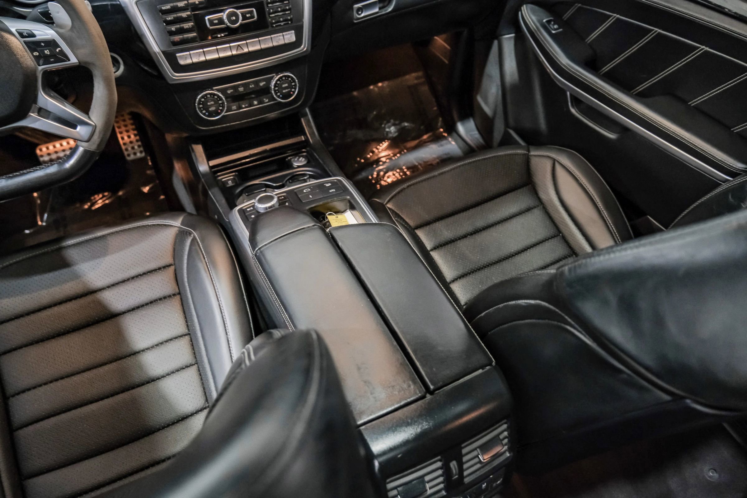 Used 2016 Mercedes-Benz GL 63 AMG 4MATIC image 31