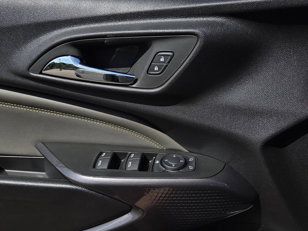 New 2026 Chevrolet Trax ACTIV w/ Driver Confidence Package FWD image 18